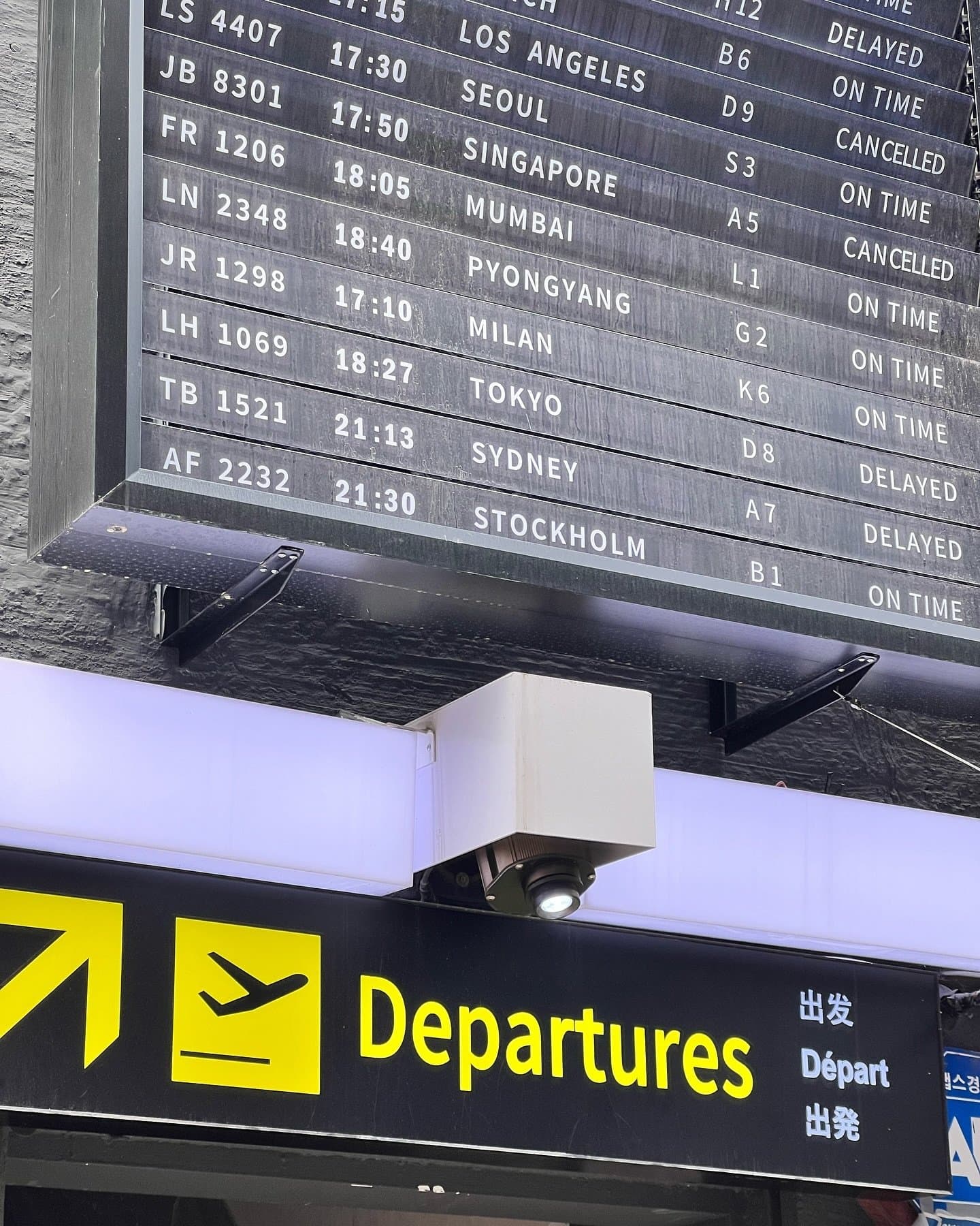 Cafe BOEING | Instagram: (@iza_____kr)