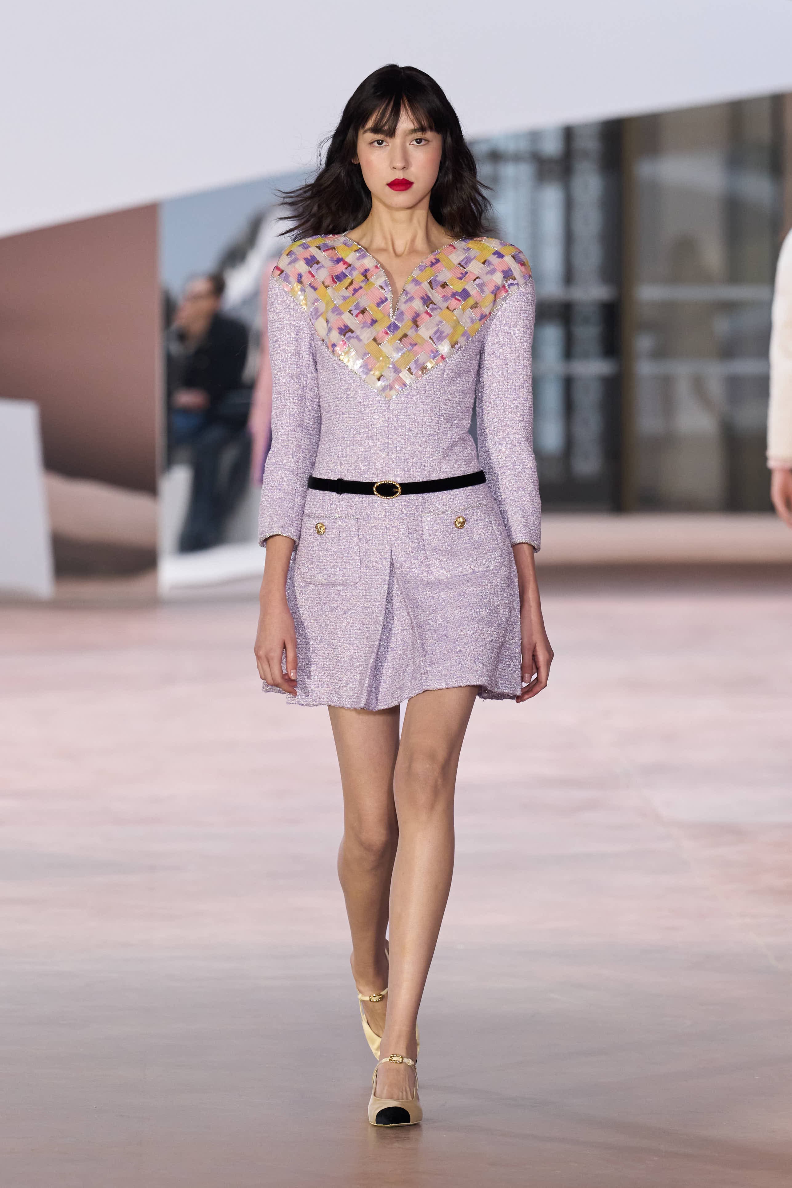 Сән мен салтанаттың 110 жылы: Chanel-дің көктемге арналған 2025 жылғы кутюр топтамасы