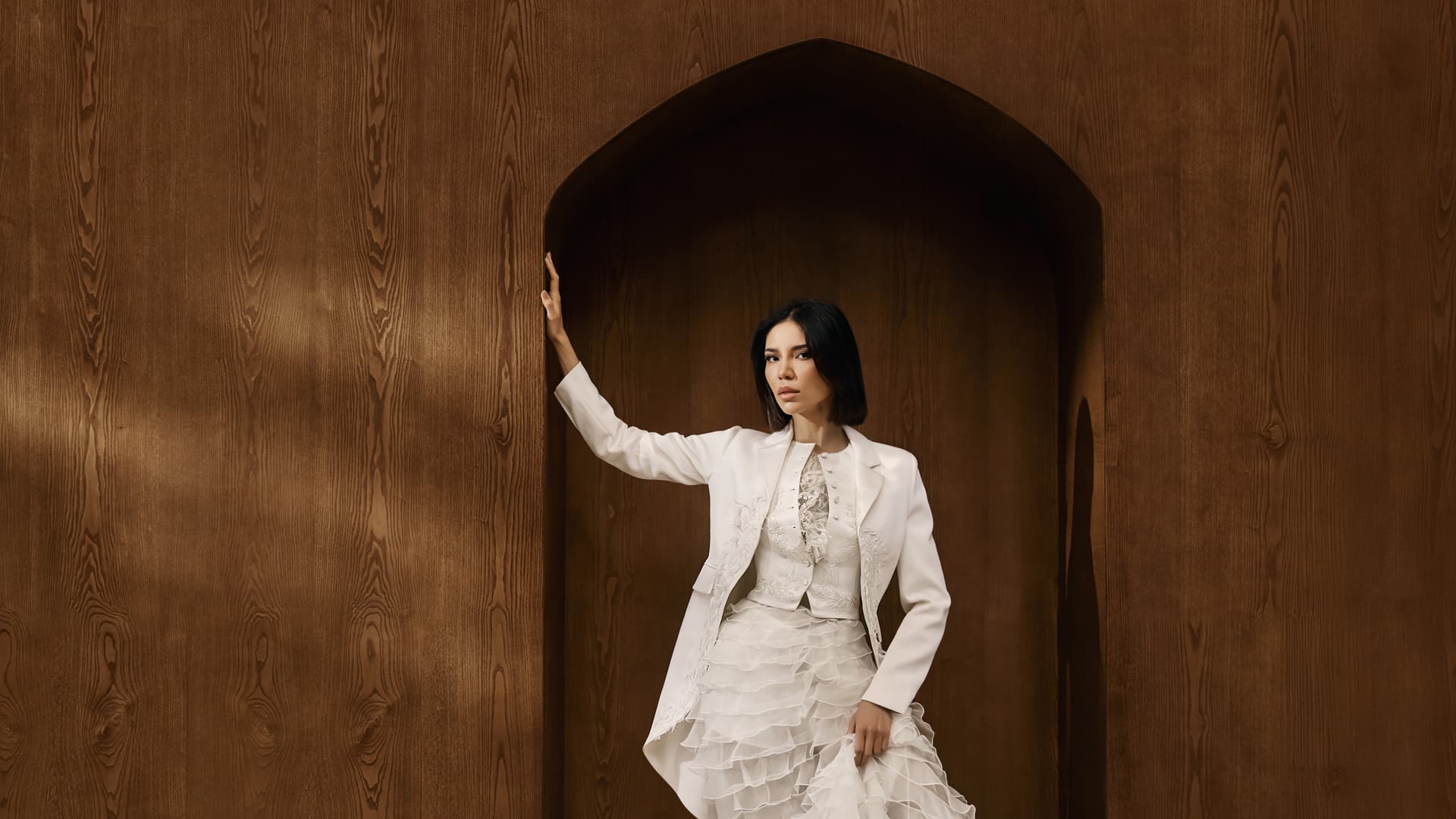 Юбка, блузка, жилет, фрак, Dior (Glamour Avenue Department Store) | Фотограф: Вероника Ломухина