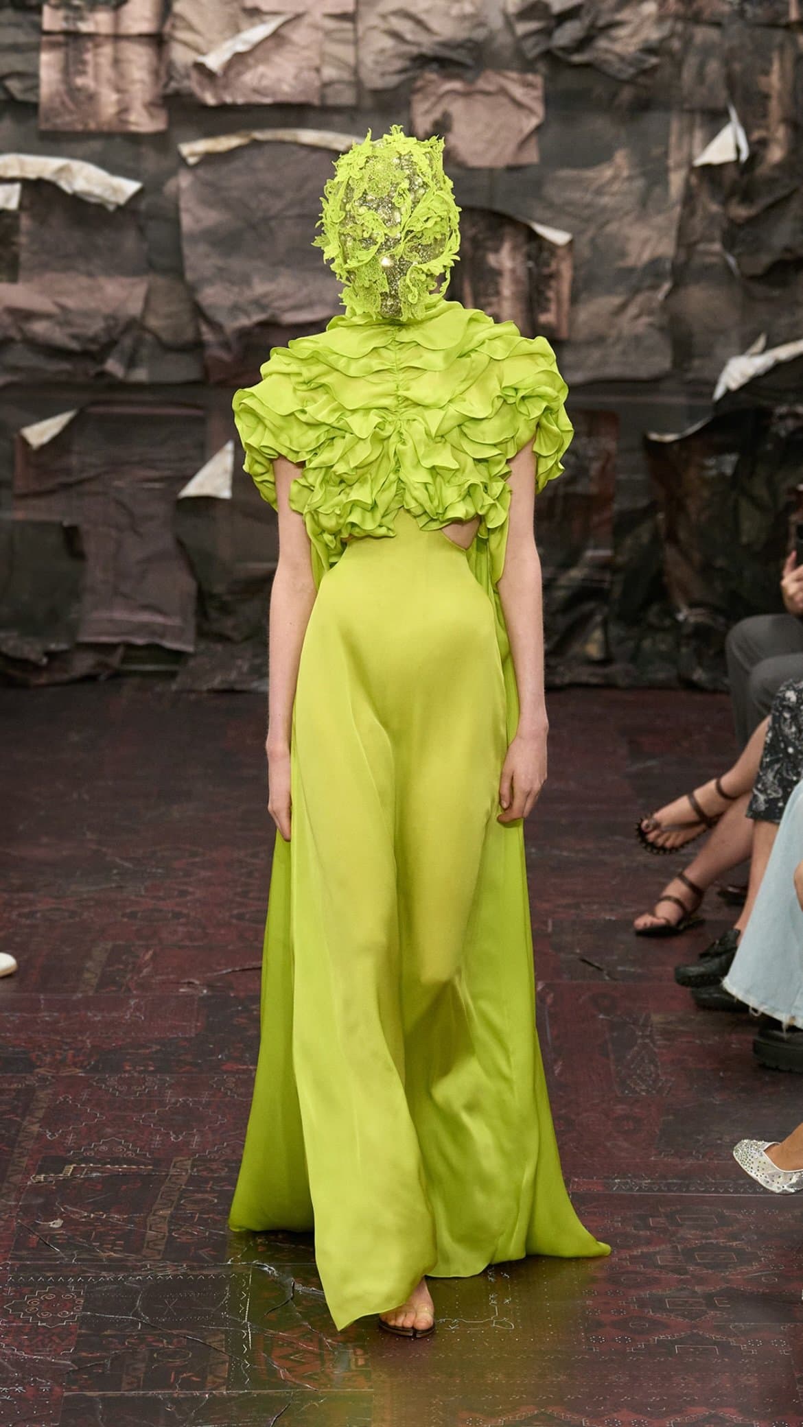 Распад и разложение: дебютная коллекция Гленна Мартенса для Maison Margiela