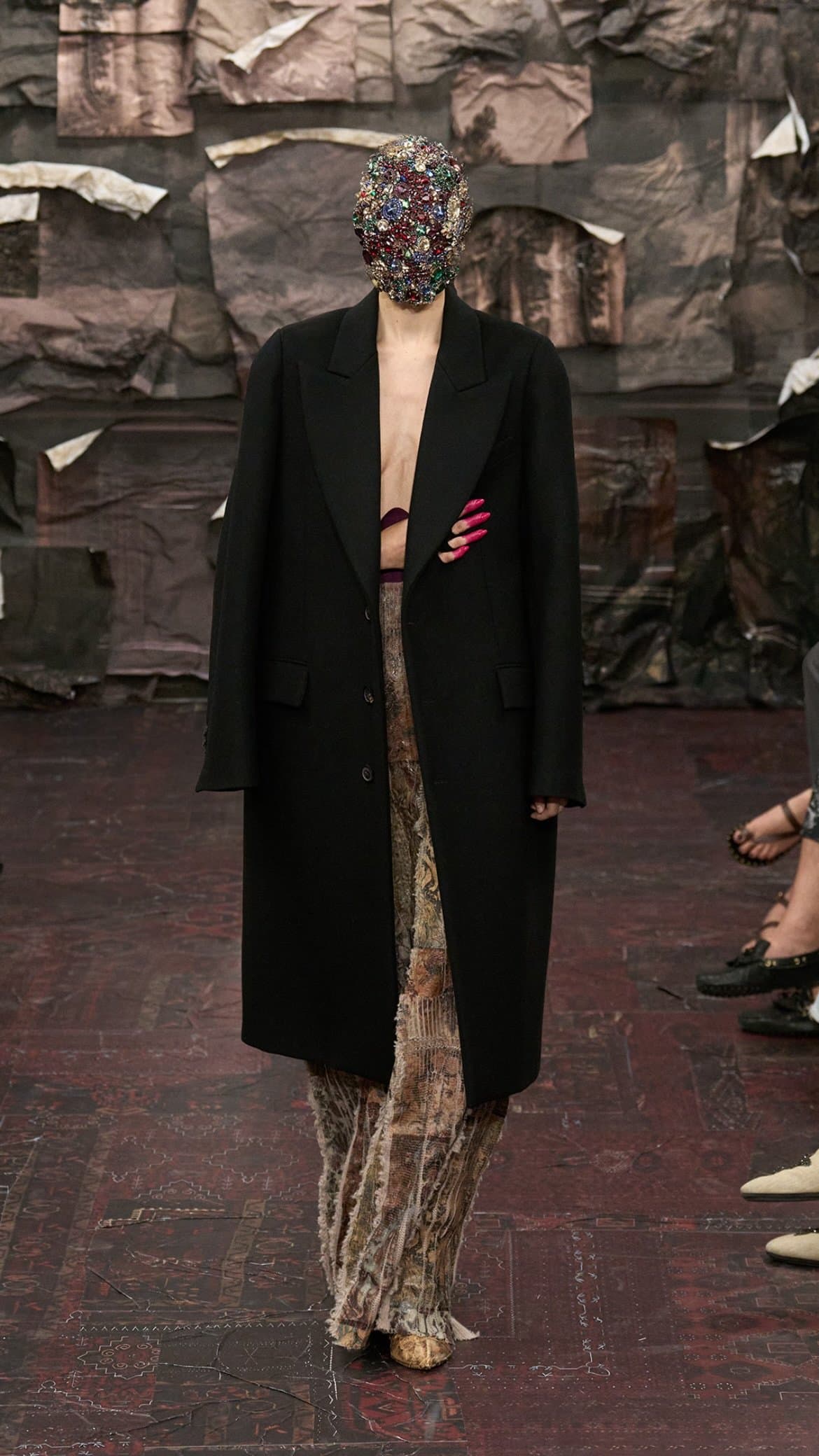 Распад и разложение: дебютная коллекция Гленна Мартенса для Maison Margiela