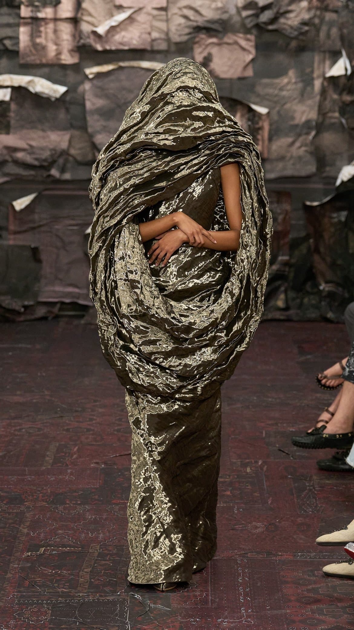 Распад и разложение: дебютная коллекция Гленна Мартенса для Maison Margiela