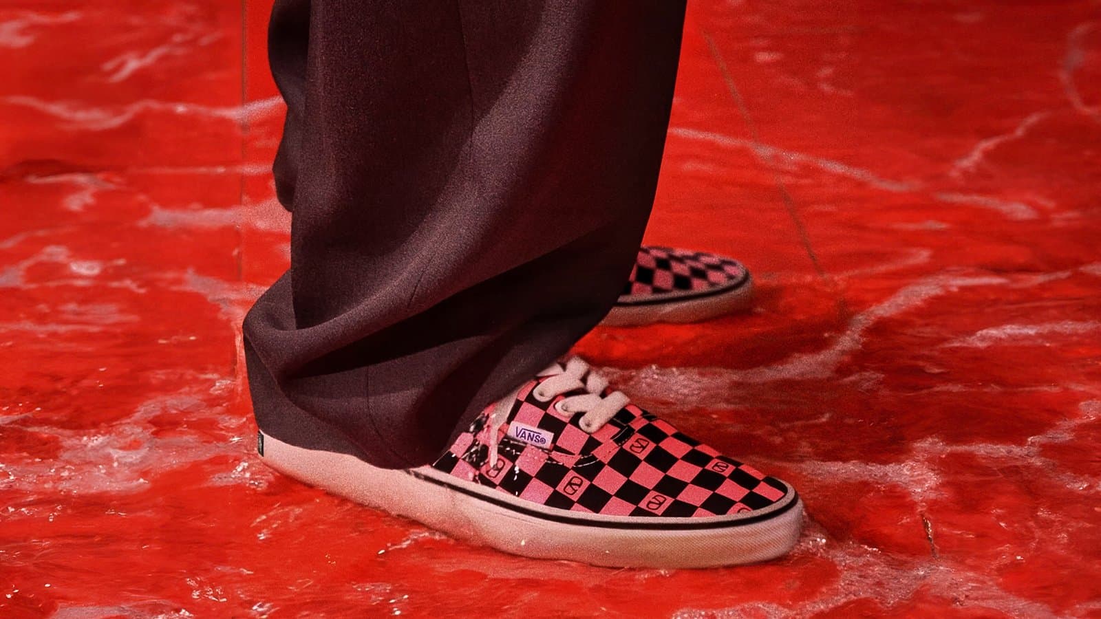 Коллаборация Valentino Garavani и Vans | Valentino