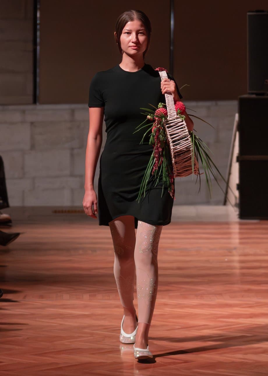 Богатый дастархан на J.KIM: как прошел показ коллекции весна-лето 2026 Quroq