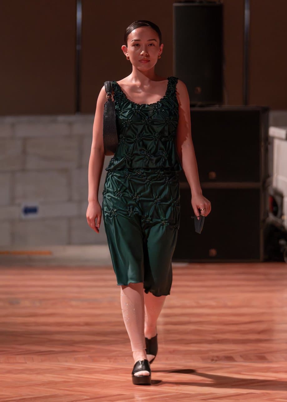 Богатый дастархан на J.KIM: как прошел показ коллекции весна-лето 2026 Quroq