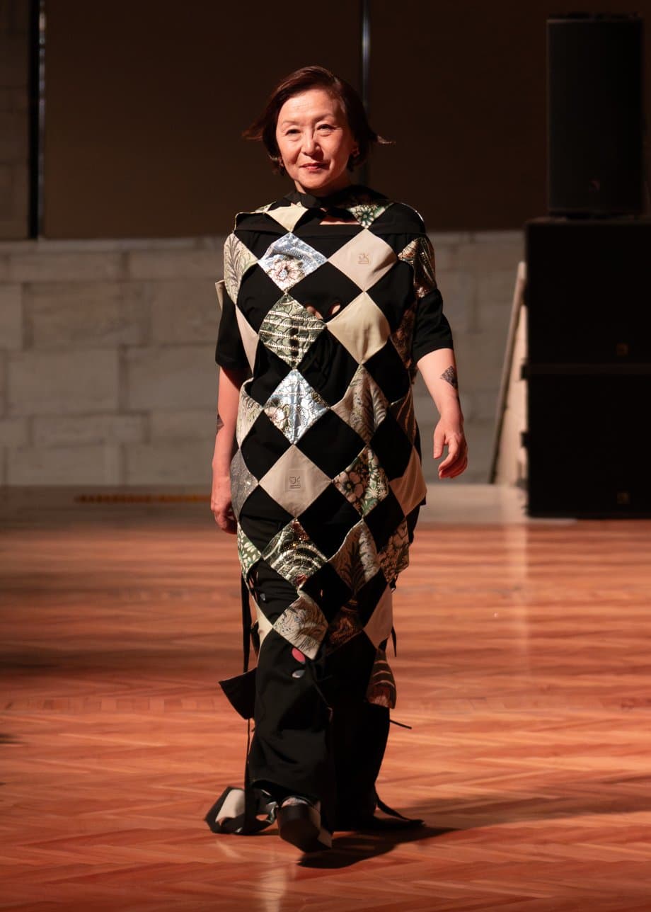 Богатый дастархан на J.KIM: как прошел показ коллекции весна-лето 2026 Quroq