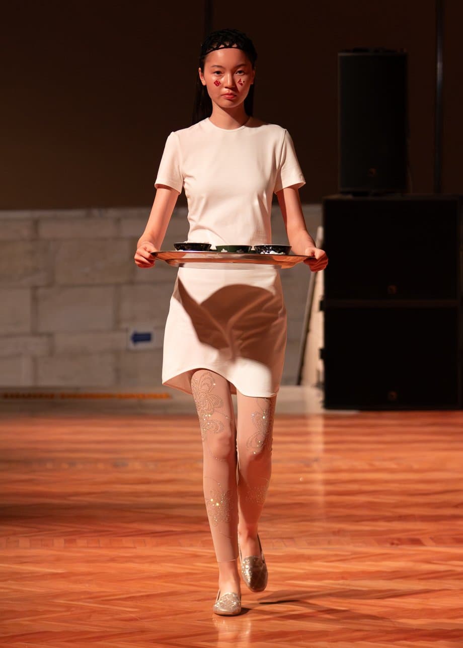 Богатый дастархан на J.KIM: как прошел показ коллекции весна-лето 2026 Quroq