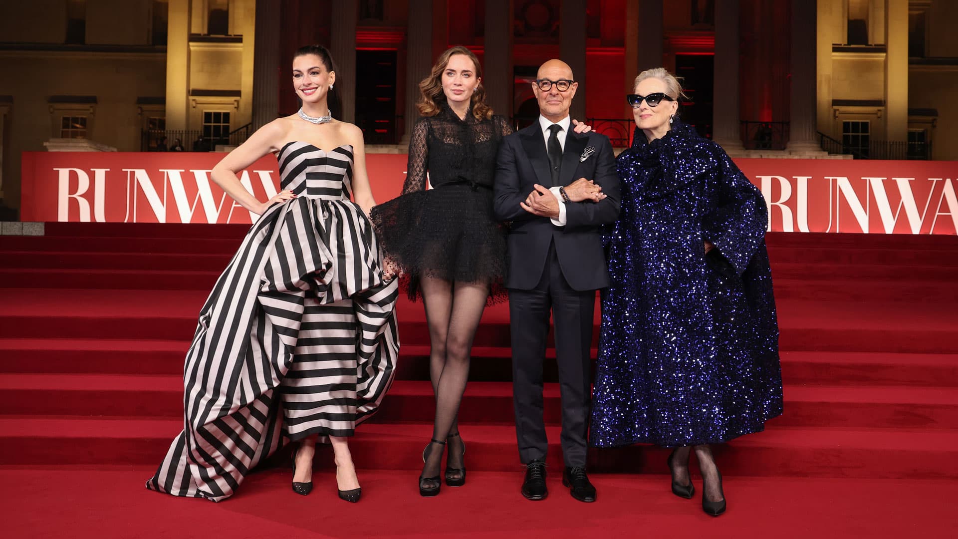 Энн Хэтэуэй, Эмили Блант, Стэнли Туччи и Мэрил Стрип посетили гала-прием «Ночь с подиумом», посвященный фильму «Дьявол носит Prada – 2» студии 20th Century Studios, в Национальной галерее в Лондоне 22 апреля 2026 года | Фотограф: Тристан Фьюингс | Getty Images