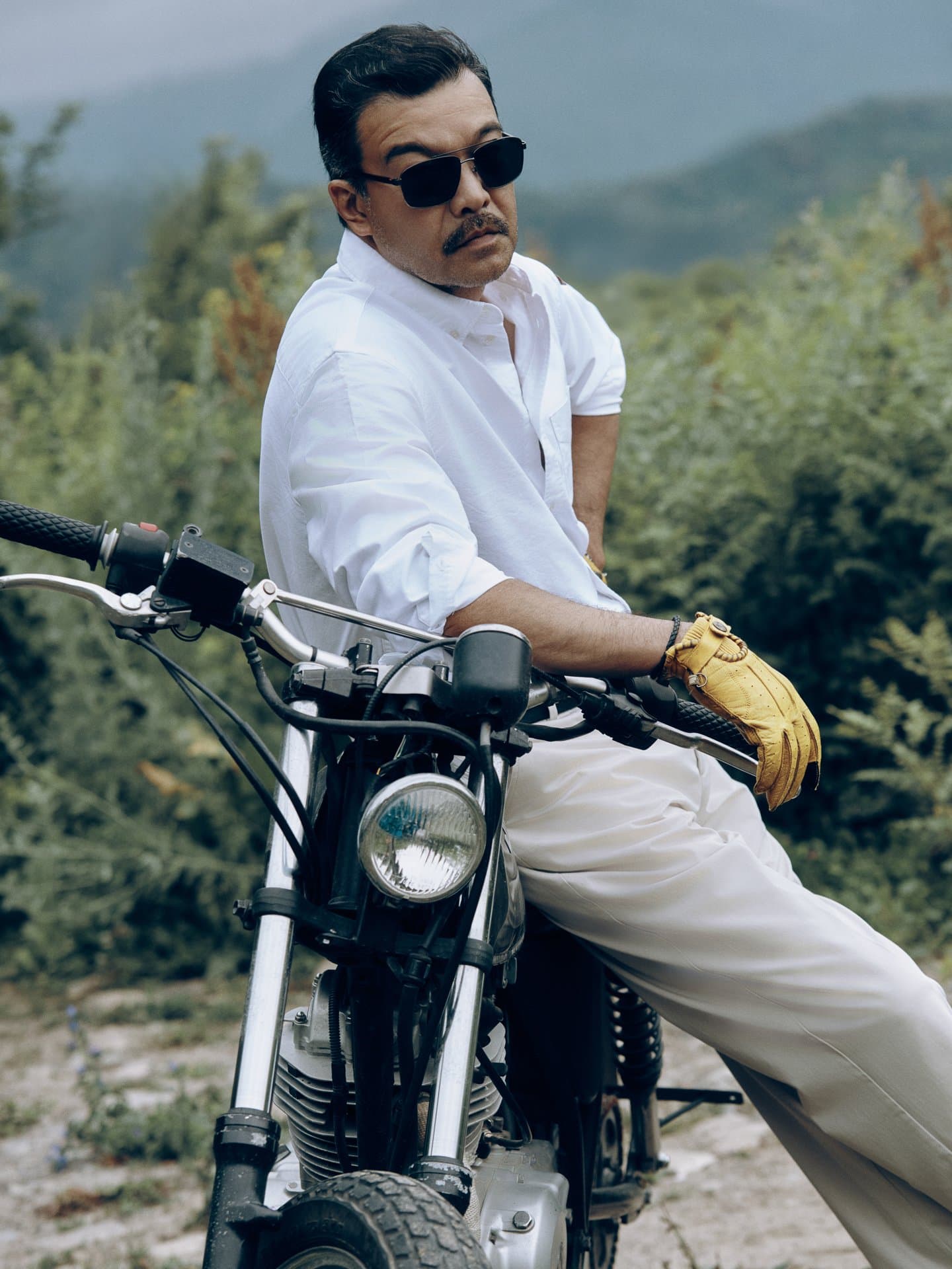 Окружающая жизнь – это хаос: интервью с Азизом Бейшеналиевым