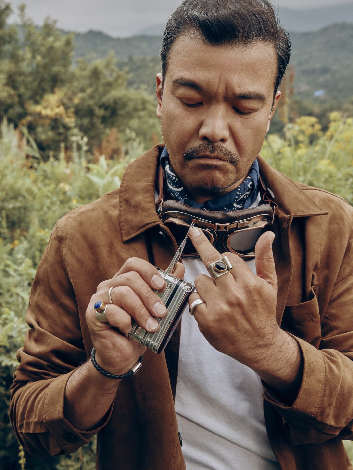 Окружающая жизнь – это хаос: интервью с Азизом Бейшеналиевым