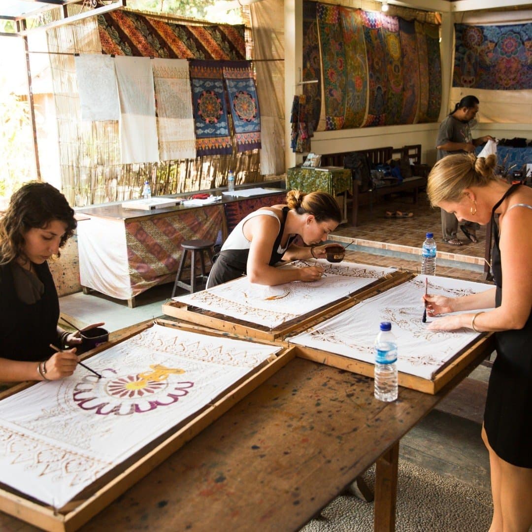 Цифрлық көшпенділер қайдан жұмыс істейді? Ең үздік коворкингтер мен коливингтер