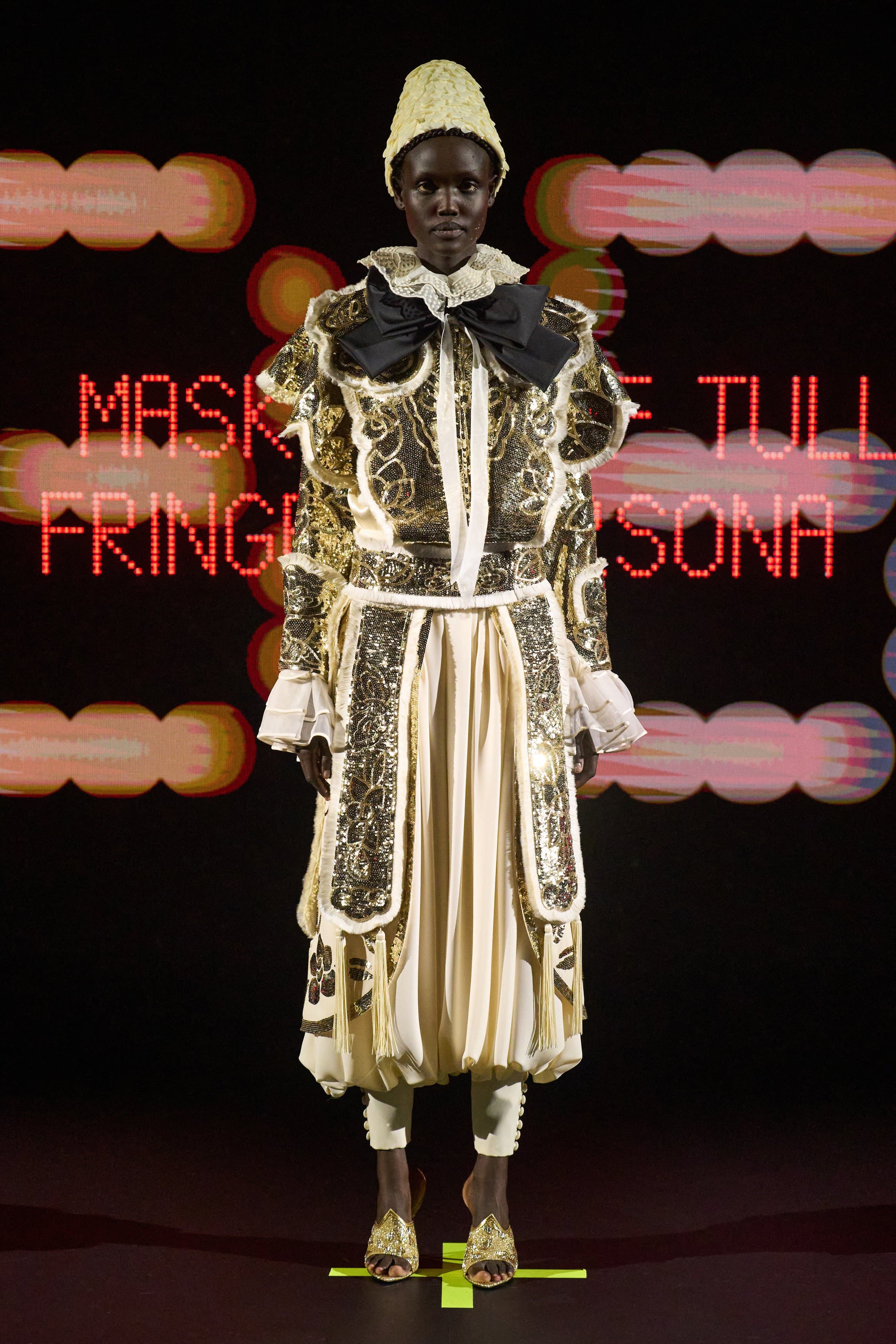 Париждегі жоғары сән апталығының үшінші күніне шолу