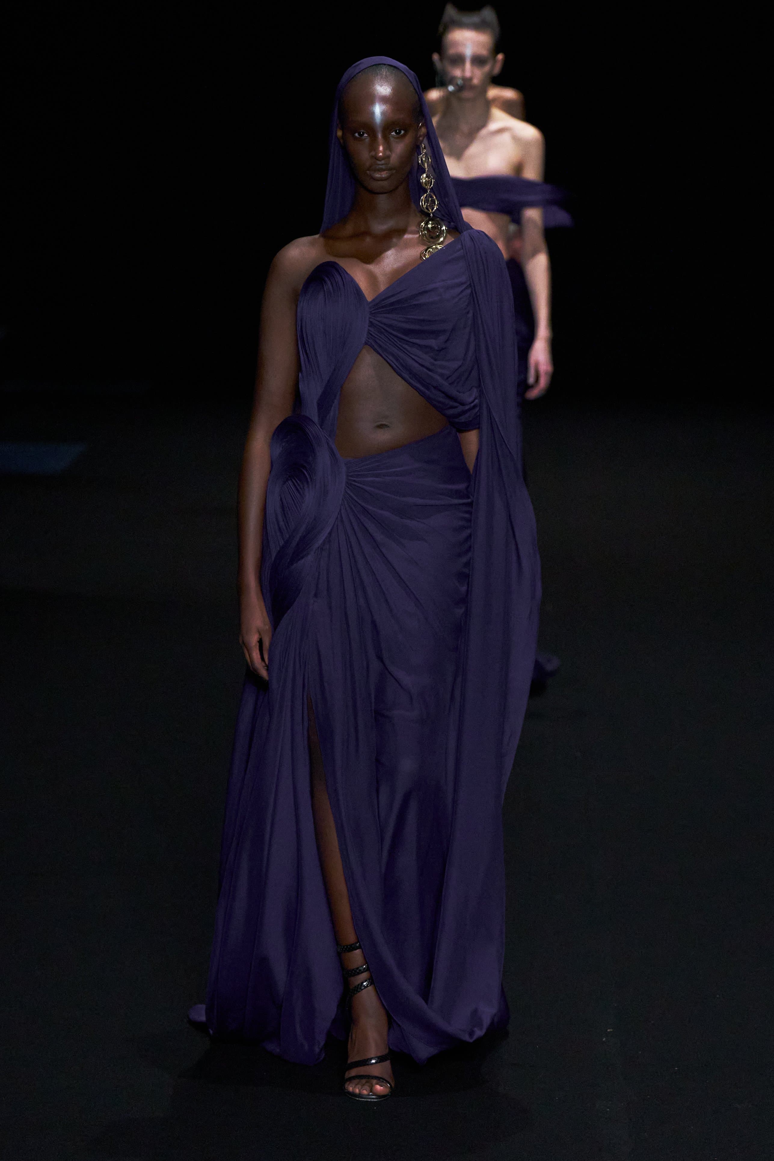 Париждегі жоғары сән апталығының үшінші күніне шолу