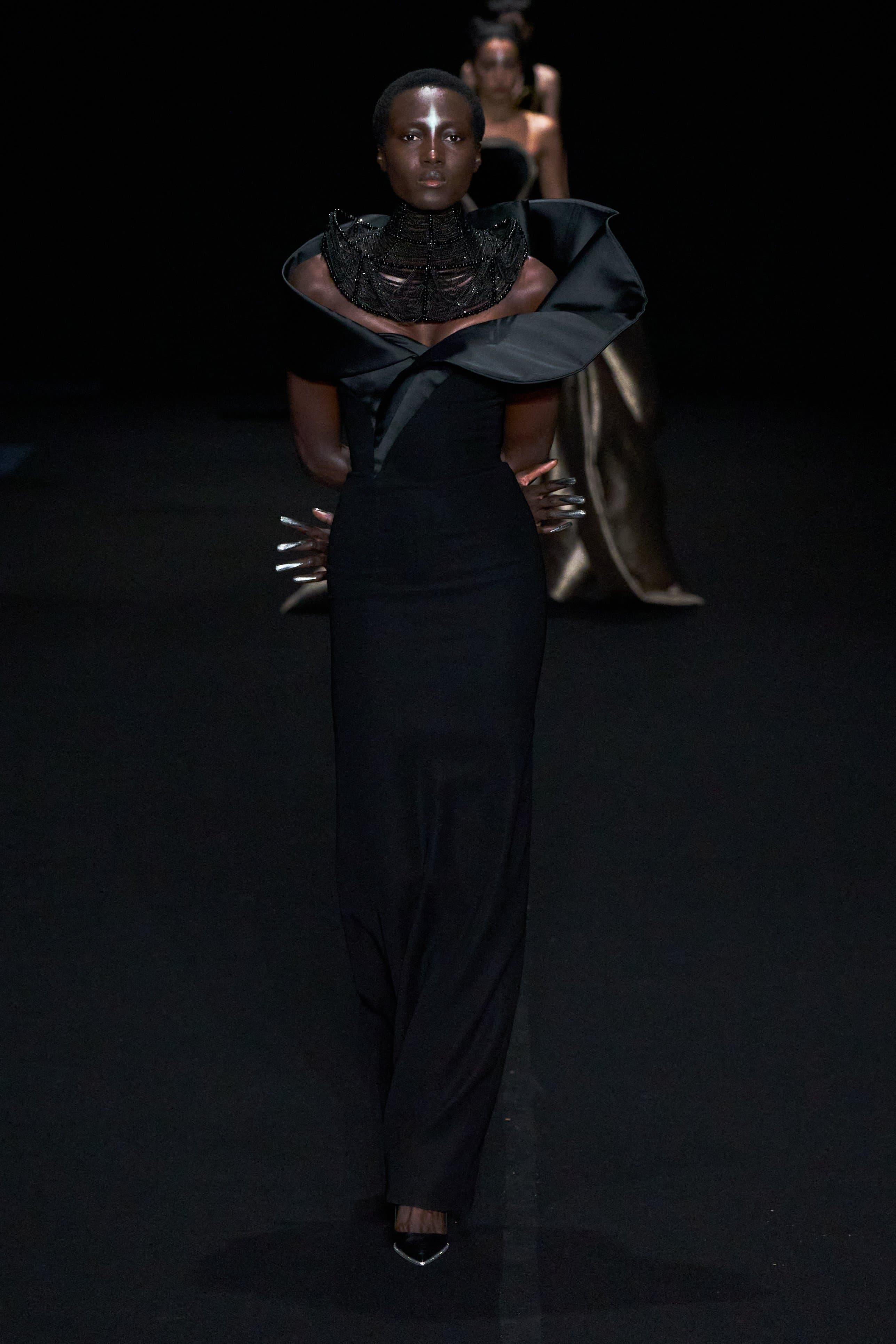 Париждегі жоғары сән апталығының үшінші күніне шолу