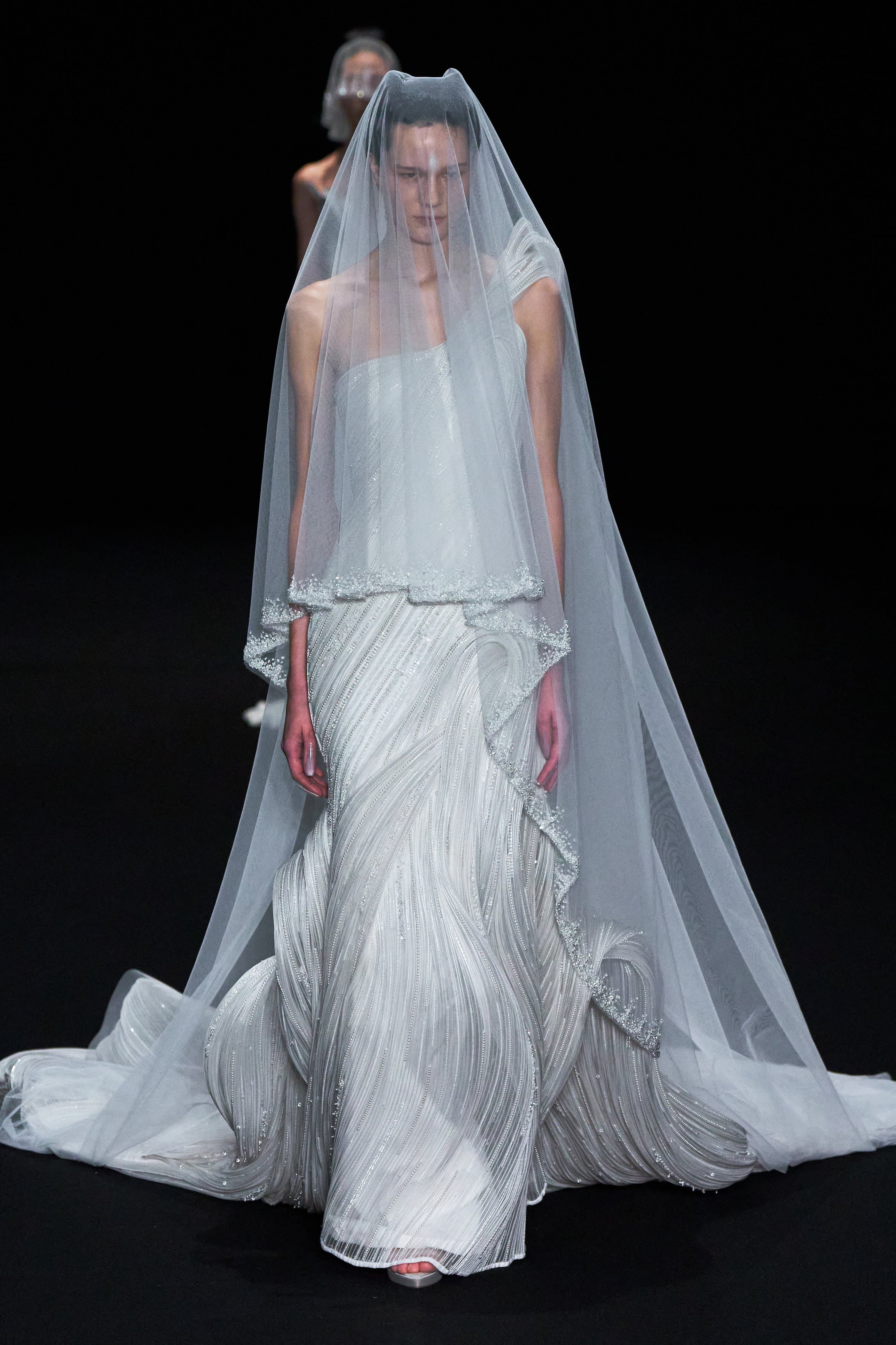 Париждегі жоғары сән апталығының үшінші күніне шолу