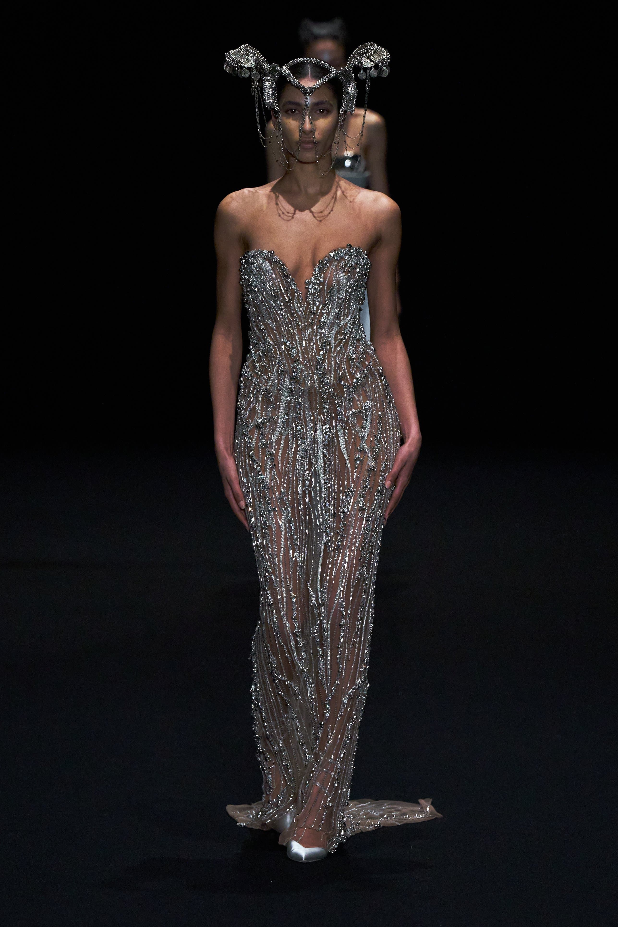 Париждегі жоғары сән апталығының үшінші күніне шолу