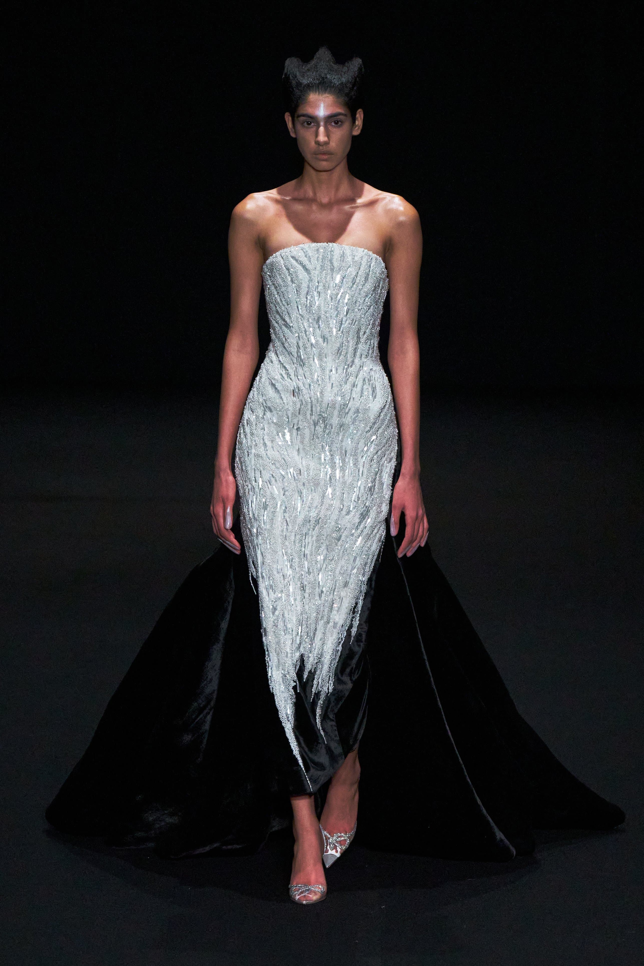 Париждегі жоғары сән апталығының үшінші күніне шолу