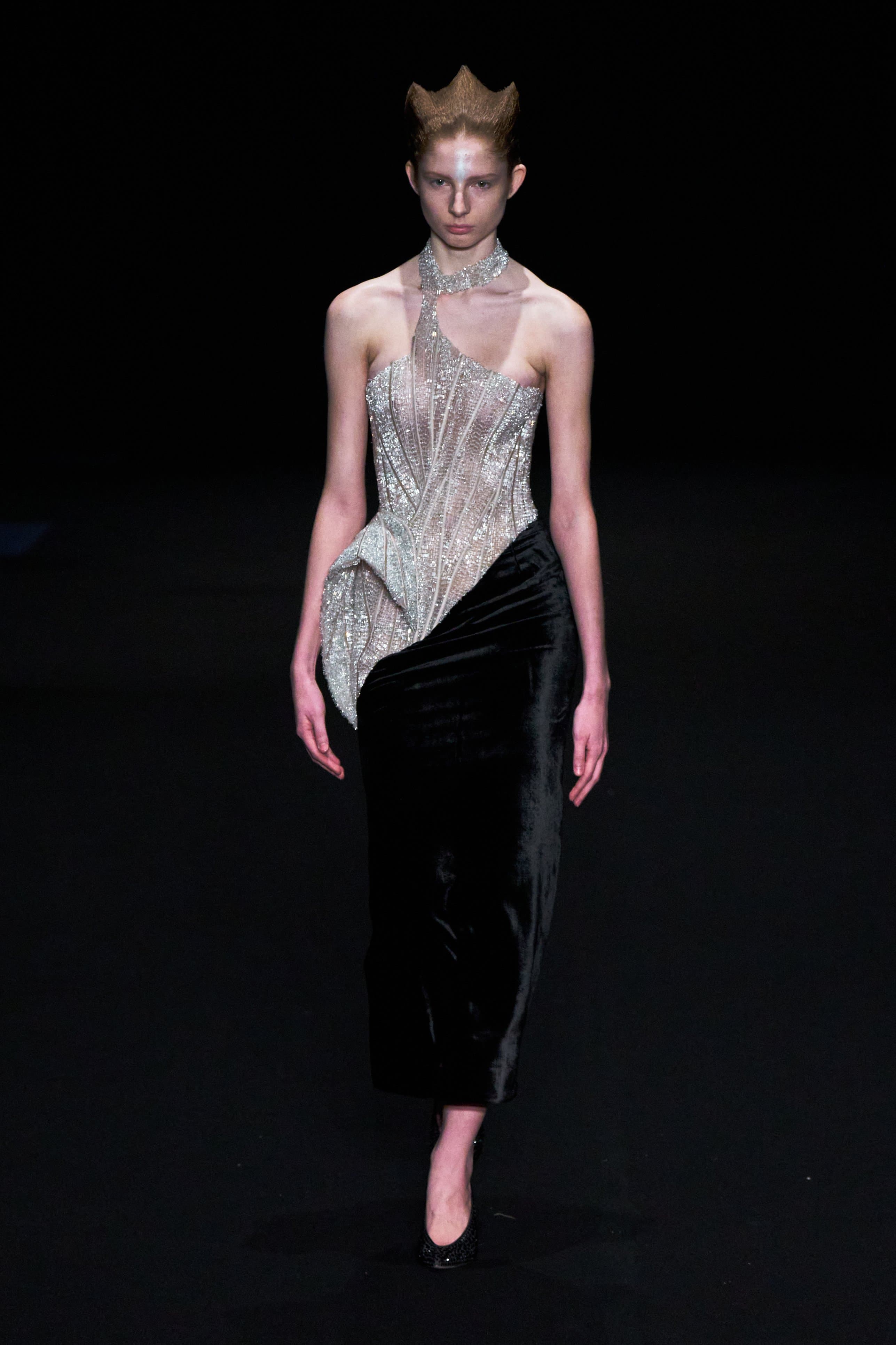 Париждегі жоғары сән апталығының үшінші күніне шолу