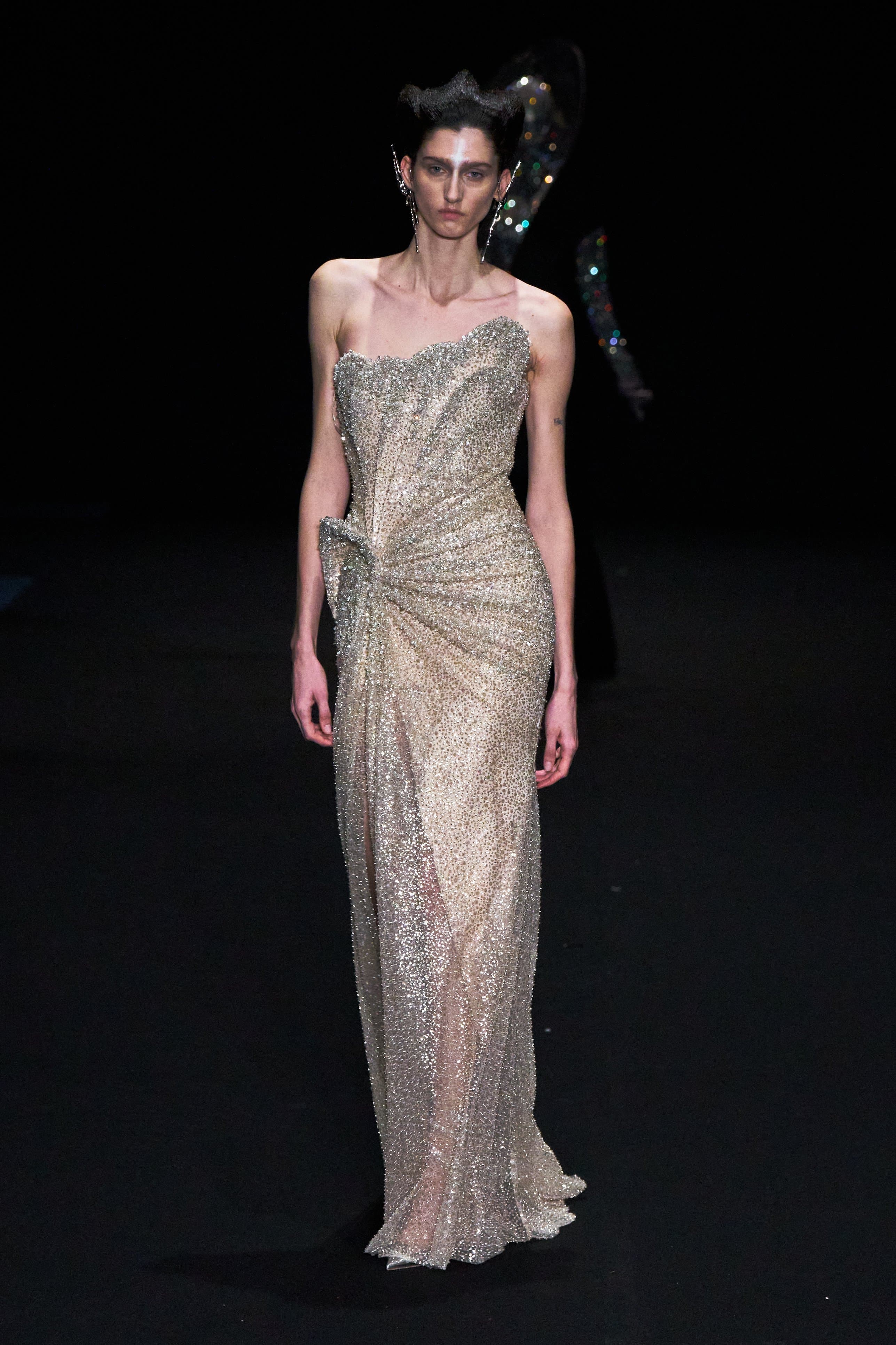 Париждегі жоғары сән апталығының үшінші күніне шолу