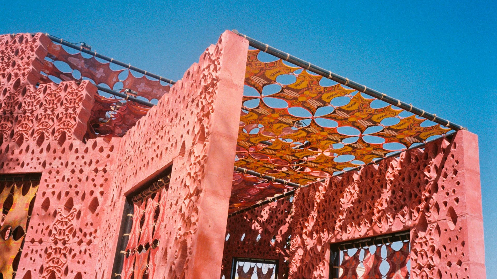 Жить «в перепутьях и переходах» – значит признать, что пауза и движение не противоречат друг другу | Фотограф: Марина Аничкина